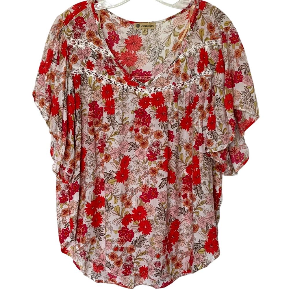 Democracy Wm's Med Pink Red Floral Popover Blouse Crochet Trim Boho Cottagecore